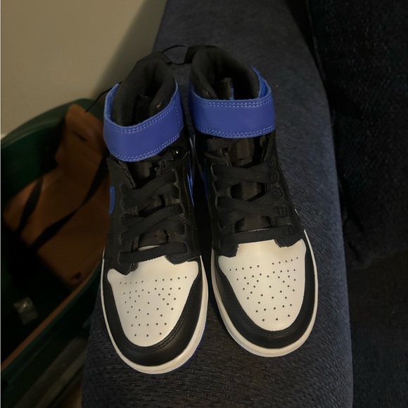 Jordan 1 - Picture 2 of 4